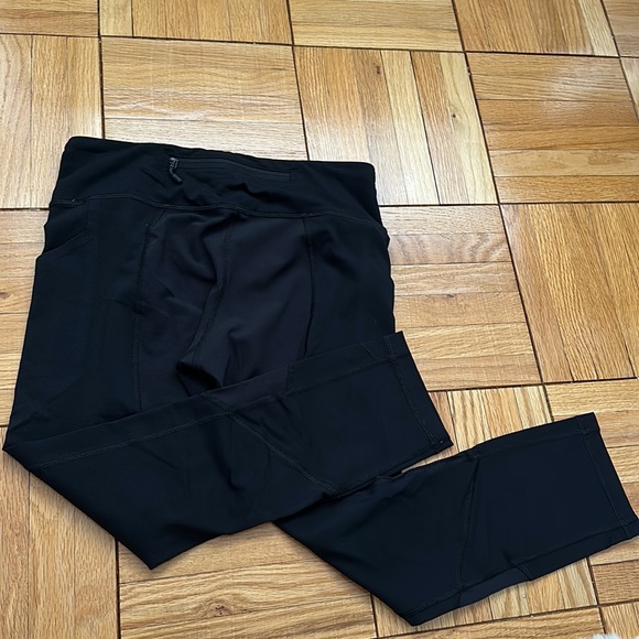 Black capri leggings with pockets - Picture 2 of 4